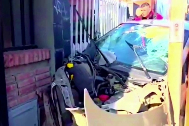 "No te hagas matar acá": robaron un auto en Hurlingham y acabaron inconscientes tras chocarlo en CABA