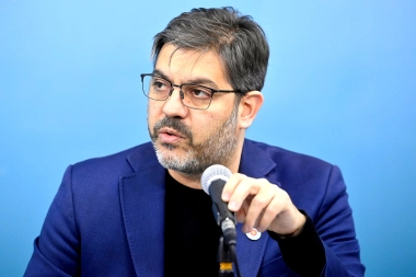 Bianco volvió a cargar contra Milei y aseguró: “La motosierra está dejando un tendal en la Provincia”