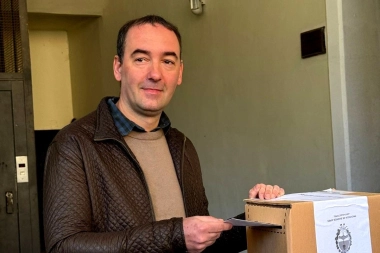 Así votó en La Plata Francisco Adorni y habló de “la primera batalla” en Provincia