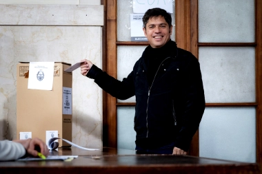 Así votó el Gobernador Kicillof en La Plata y llamó a participar: “Este es el acto más sagrado de la democracia”