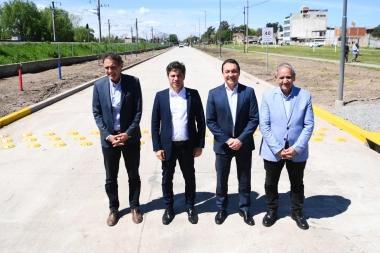 En Florencio Varela: Kicillof inauguró obras de pavimentación y entregó escrituras gratuitas a los vecinos
