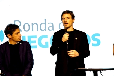 Un conflicto de trabajadores en Berisso y el posible cierre de una fabrica dejó expuesto al ministro Costa