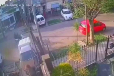 Miedo en Tres de febrero: intentó robar un auto y casi muere atropellado