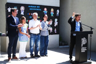 Kicillof visitó Necochea y reconoció al intendente: “Fue él quien resolvió terminar la obra que paró Milei”