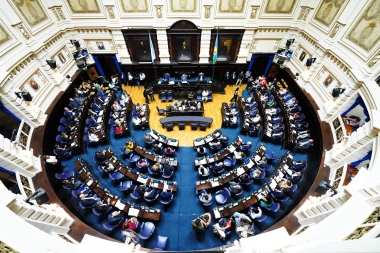 Intensas negociaciones por el Endeudamiento: por ahora aprobarían el Presupuesto e Impositiva que pide Kicillof