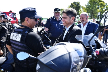 Kicillof lanzó el Operativo Verano 2026 con críticas al impacto económico en el turismo