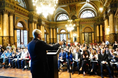 Más móviles, drones, alarmas y patrullas: Alak presentó el Plan de Seguridad 2026 para La Plata