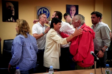 ¿En columnas separadas?: cristinismo, CGT y kicillofismo marcharán contra la reforma laboral de Milei