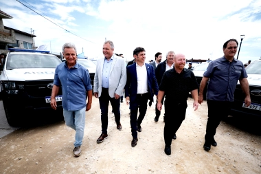 Kicillof lanzó el Operativo de Sol a Sol 2026: destacó la inversión y acusó a Milei de “fomentar” viajes a Brasil