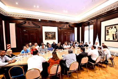 Los gremios se reunieron con Kicillof: se fueron sin aumento ni bono, aunque con una promesa para 2026