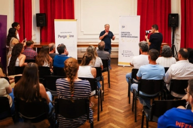 Javier Martínez entregó más de 30 millones de pesos a emprendedores de Pergamino