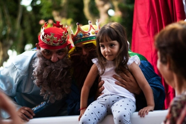 Los Reyes Magos recorrieron el Partido de Magdalena y llevaron alegría a cientos de niños