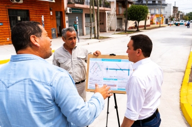 Watson anunció la culminación de la reconstrucción vial de la calle Monteagudo en Florencio Varela