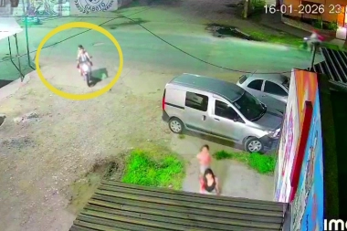 "Metele un tiro, metele un tiro"; lo persiguieron, le pusieron un arma en la cabeza y le robaron la moto