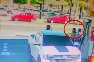 A la hora del té, motochorros robaron una estación de servicio en La Plata