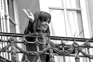 Cristina Kirchner vuelve a la escena y crece el alejamiento político con Kicillof