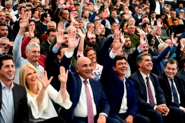 Intendentes presionan para bajar el IVA y sostener servicios básicos