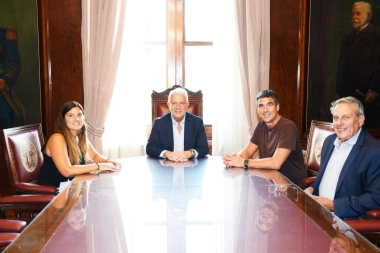 Alak anunció un aumento del 10% para los trabajadores municipales de La Plata