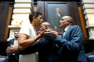 Denuncian a Passaglia por desobedecer una orden de la Suprema Corte provincial