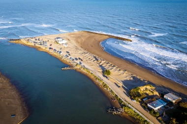 Temporada 2026 en Mar Chiquita: el turismo crece los fines de semana, pero sufre la crisis económica