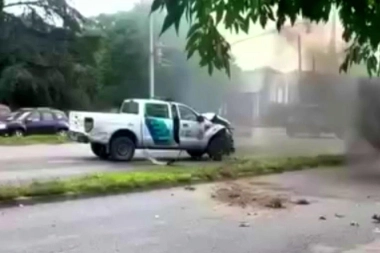 Escapó de un control vehicular, lo persiguieron y se mató en un choque frontal contra una patrulla