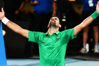 Djokovic, imbatible a los 38 años, eliminó a Jack Sinner y va por la gloria en el Australia Open
