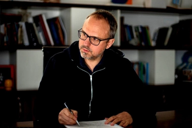 Intendente kicillofista, referente libertario y un acalorado choque en redes por las ventas online