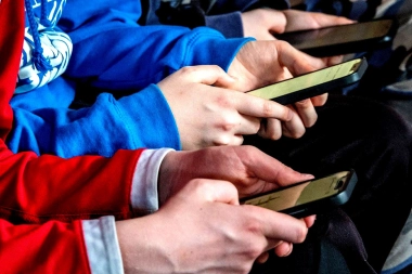 Como en España y Francia: buscan prohibir las redes sociales a menores de 13 años en la provincia de Buenos Aires