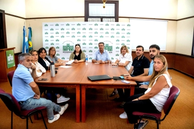 El intendente Martínez acordó un aumento salarial del 12% para municipales de Rivadavia