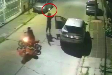 Dispararon para amedrentarlo: llevó a una pasajera y le robaron la herramienta de trabajo