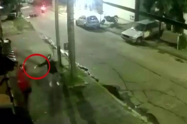 Trabajador de Pedidos Ya! fue perseguido y baleado por motochorros en Martín Coronado