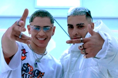 Callejero Fino y Alan Gómez vuelven a las bases del RKT en “Los Papis de la Nueva”, su nueva canción