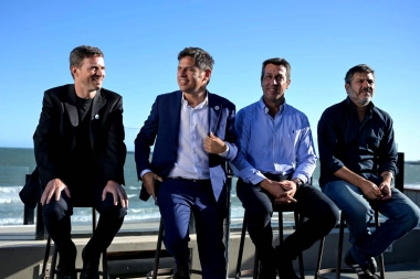 En Necochea, Kicillof alertó por la caída del turismo y apuntó a Milei