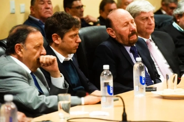 Kicillof se alinea a otros gobernadores para repudiar la reforma laboral de Milei: “No moderniza, precariza”