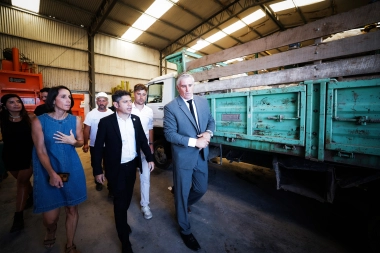 Kicillof visitó a Diz y anunció el cierre de un basural a cielo abierto en Navarro