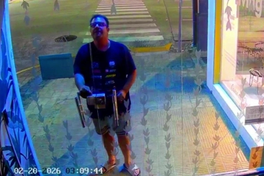 Es hermano de un piloto de carreras y lo buscan por robar comercios en Villa Urquiza y el Conurbano