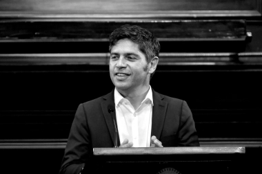 Kicillof y el color de la Apertura de Sesiones: el atril polémico, el furcio “kuka” y los cánticos en los palcos