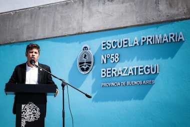 En Berazategui, Kicillof inauguró tres escuelas y ponderó la inversión en la educación