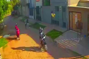Persecución y robo en Moreno: motochorros armados le robaron a una pareja a plena luz del día