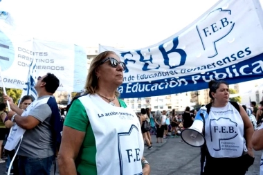 Una buena para Kicillof: gremios docentes aceptaron la oferta salarial