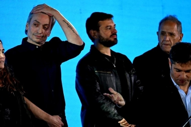 A base de picantes indirectas, Máximo Kirchner salió a contradecir al kicillofismo