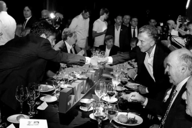 Con mensaje conciliador, el kicillofismo le bajó la espuma entre Kicillof y Macri