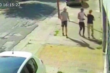 Salvaje Tres de Febrero: la asaltaron y rompió en llanto cuando la arrojaron al piso