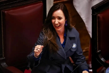 Villarruel picante e irónica por el viaje de la esposa de Adorni a Estados Unidos