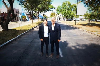 Kicillof y Alak recorrieron las obras en el nuevo tramo de la Avenida 60 de Los Hornos