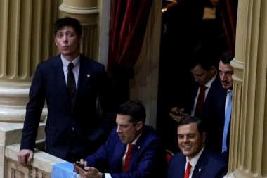 La interna entre Karina Milei y Santiago Caputo hace retumbar la presidencia del bloque en Diputados bonaerenses