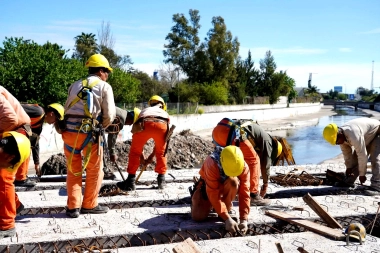 El gobierno de Kicillof apelará al embargo millonario que ordenó la Justica por obras cloacales en la Región Capital