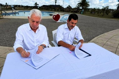 La Plata y Dolores acordaron impulsar el turismo social con propuestas educativas conjuntas