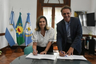 Junto a una intendenta opositora, ministro de Kicillof recorrió las obras energéticas del municipio