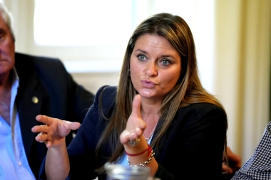 Una senadora bonaerense pidió a Kicillof “modernizar el sistema político” en la Provincia